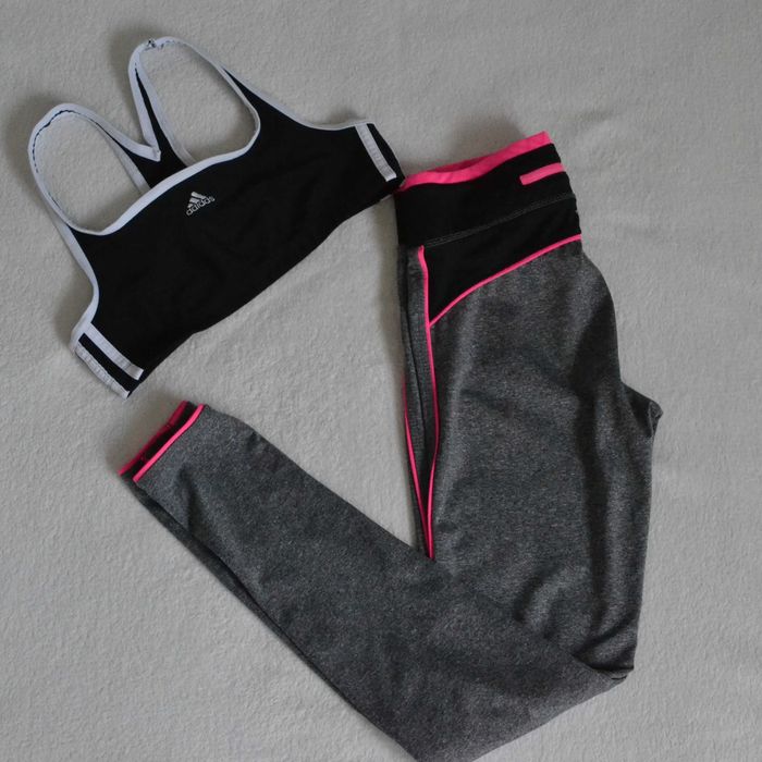 Biustonosz sportowy marki adidas  w rozmiarze 164