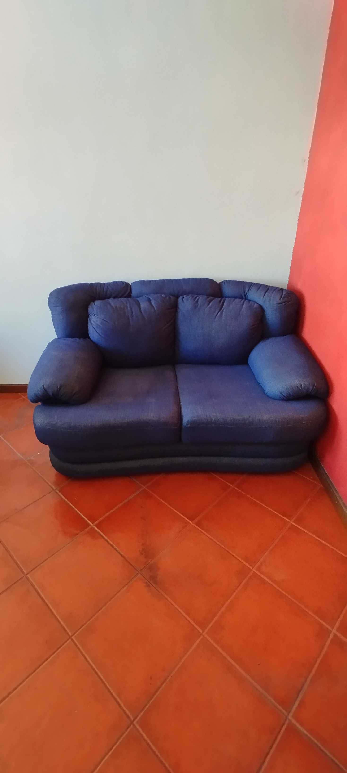Sofá Azul Escuro de 2 Lugares