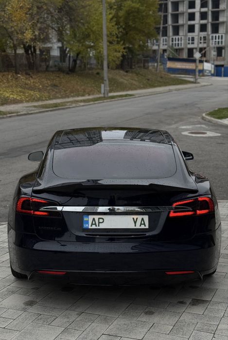 Tesla Model S p85