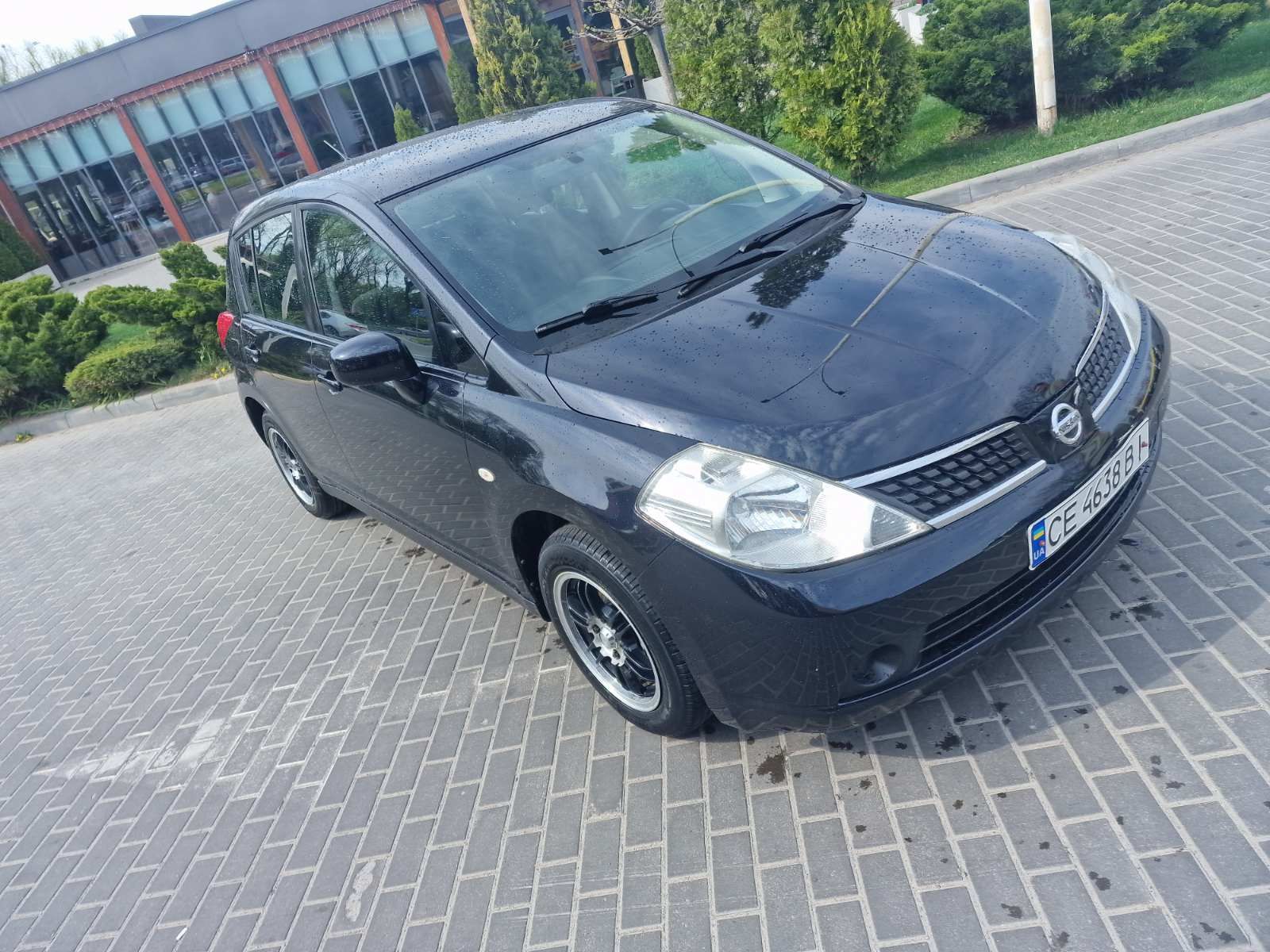 Nissan Tiida 2008 бензин хорошая