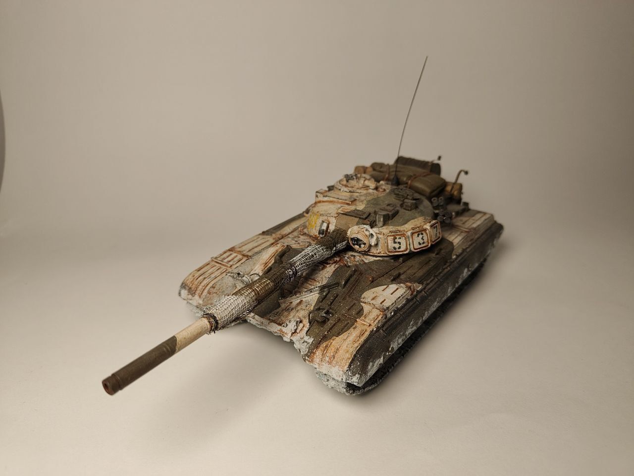 Український Т-64Б у масштабі 1/35 готова модель