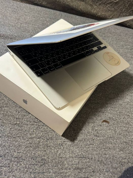 Apple MacBook Air M1 разбитый экран