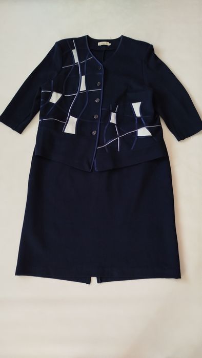 Трикотажный деми костюм с юбкой батал.