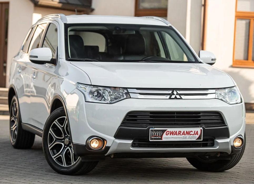 Mitsubishi Outlander Piękne i zadbane Mitsubishi Outlander!Niski przebieg.7 osobowe
