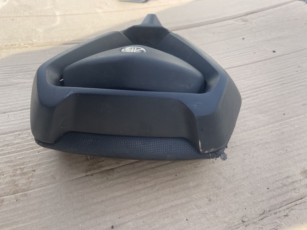 Oparcie pasażera Yamaha Xmax 14 17