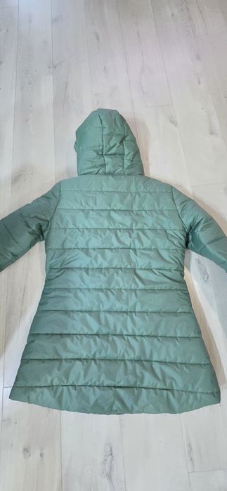 Damska pluszowa kurtka o ciemnozielonym kolorze