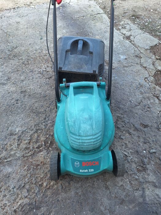 Продам газонокосилку Bosch 320