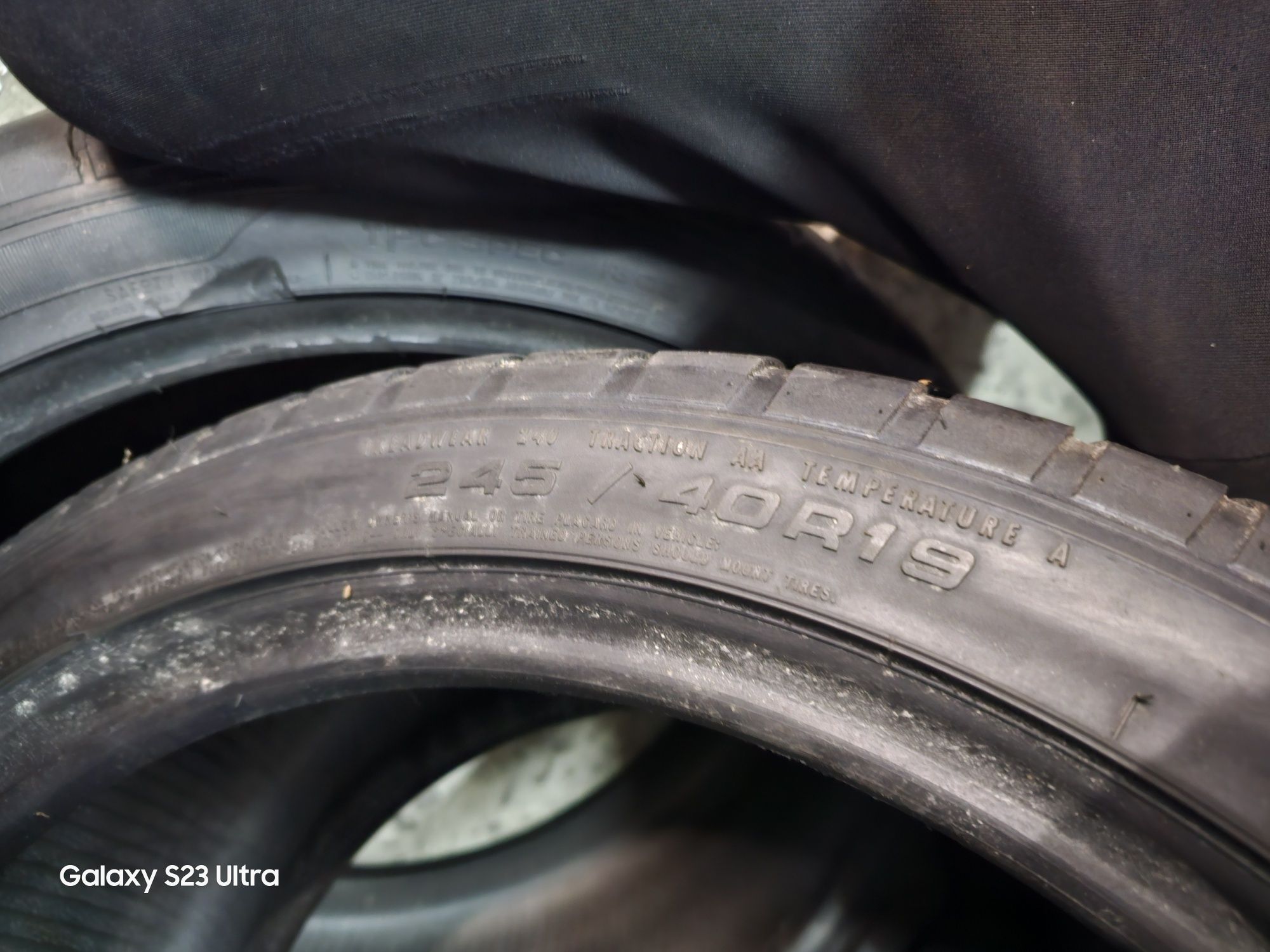 2 sztuki używanych opon letnich Goodyear 245/40R19