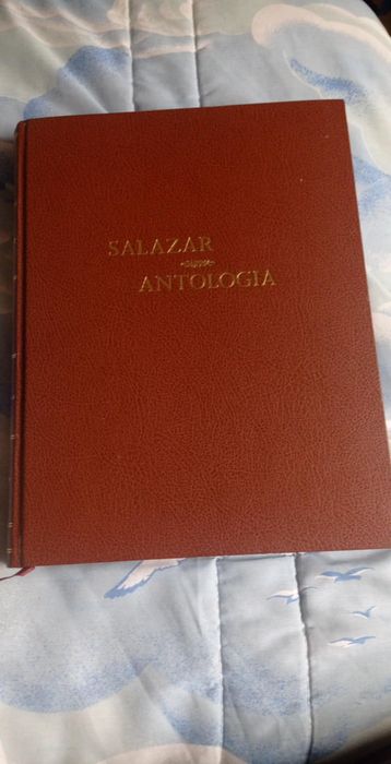 Livro  antologia de Salazar