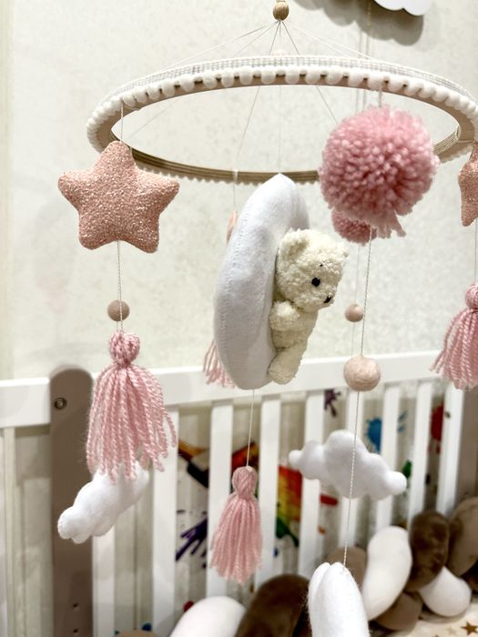 Мобиль на детскую кроватку