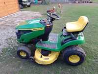 Traktorek John Deere model S100