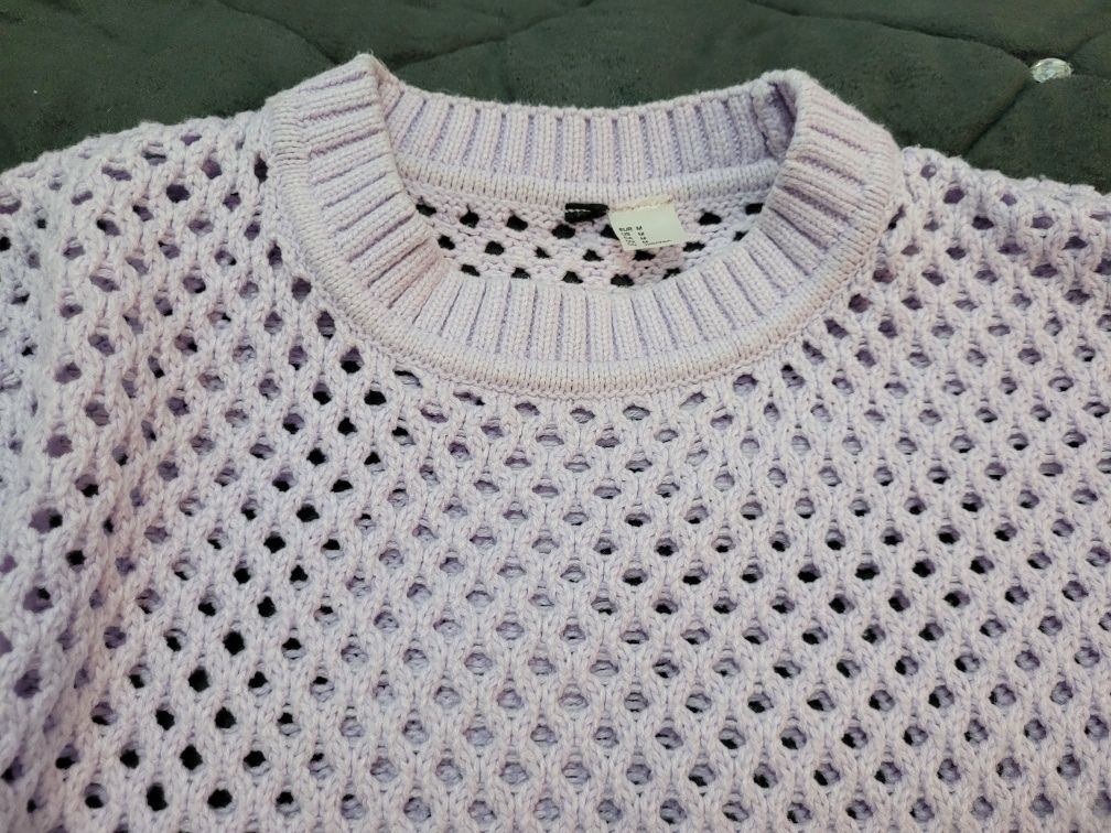 Ażurowy krótki liliowy sweterek R 38