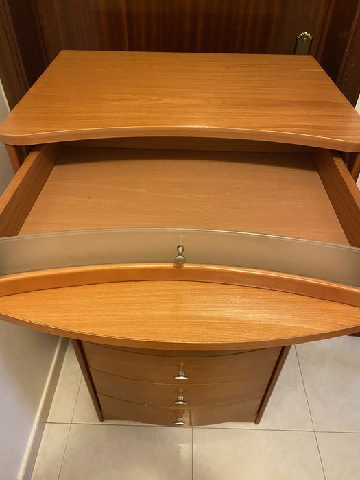 Cómoda com 7 gavetas