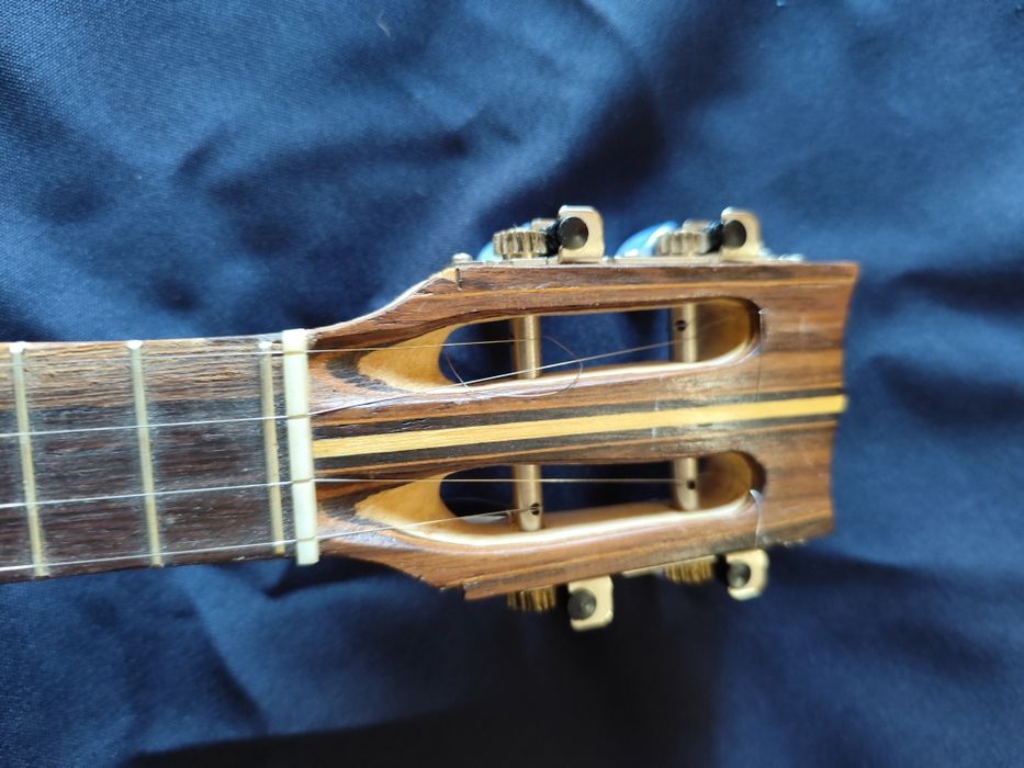 Cavaquinho Novo , construído em madeira ROXINHO!