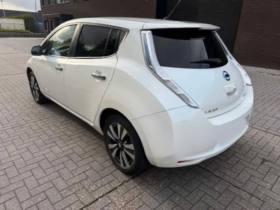 Nissan Leaf      2015
