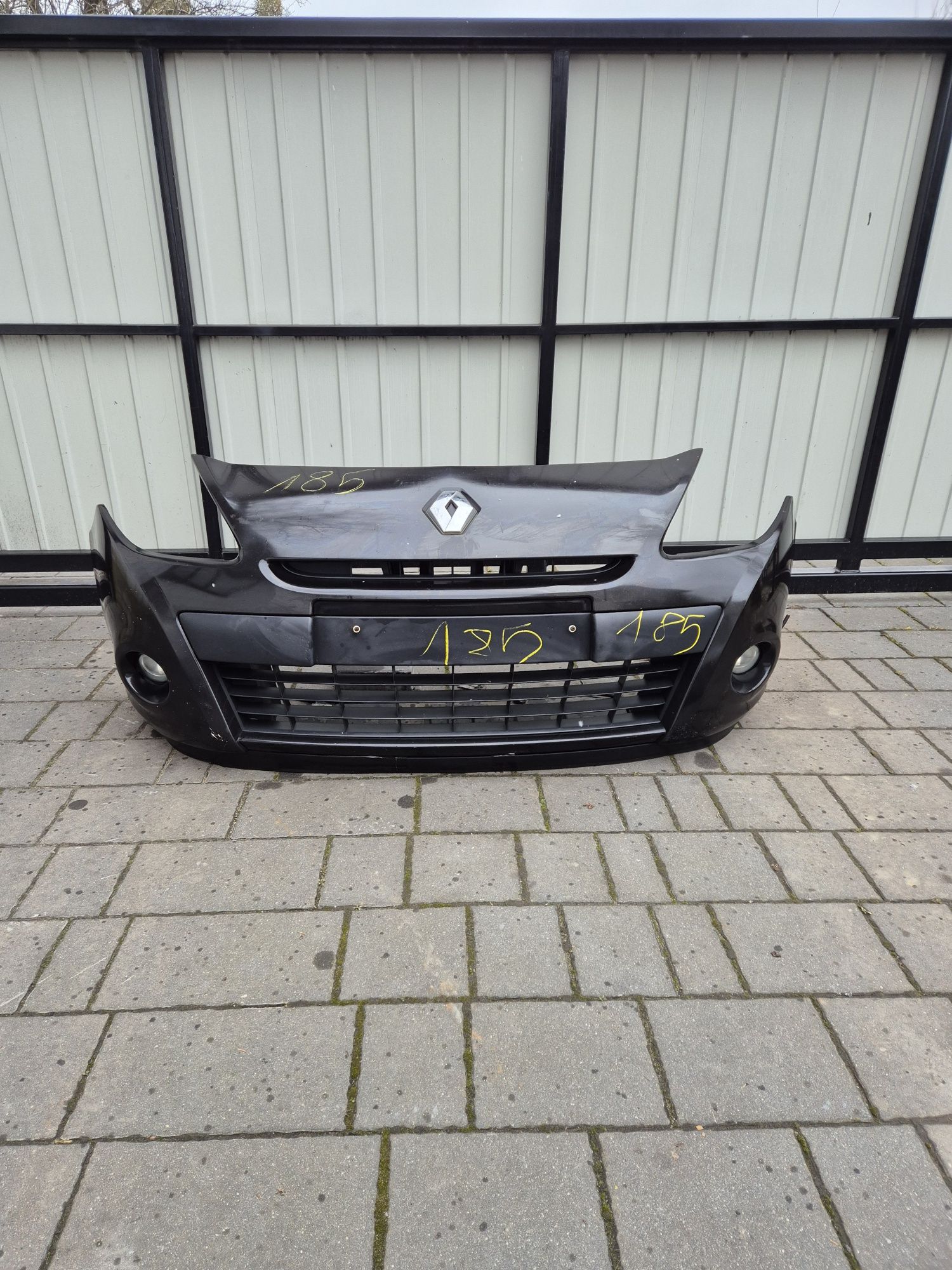 Zderzak przód przedni renault clio III lift kod Nv676 nv 676 roz 185