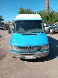 Продам Mercedes 208