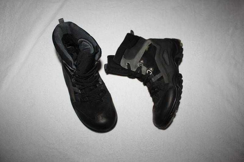 Чоботи фірми ecco 37 розміру за устілкою 23,5 см.