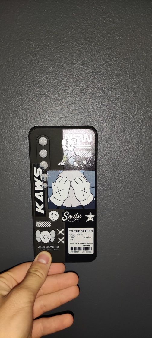 Case KAWS na model telefonu: Xiaomi MI Note 10