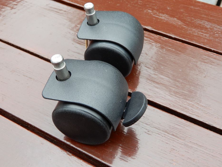 Kółko meblowe fi 40mm z hamulcem mocowanie tulejka