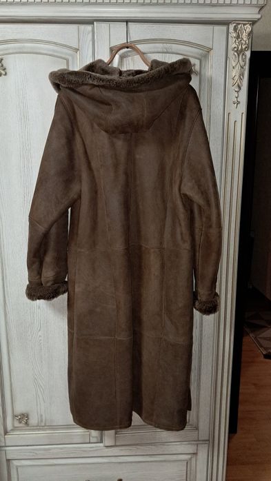 Продам  женскую  натуральную  дублёнку  из овчины 100%