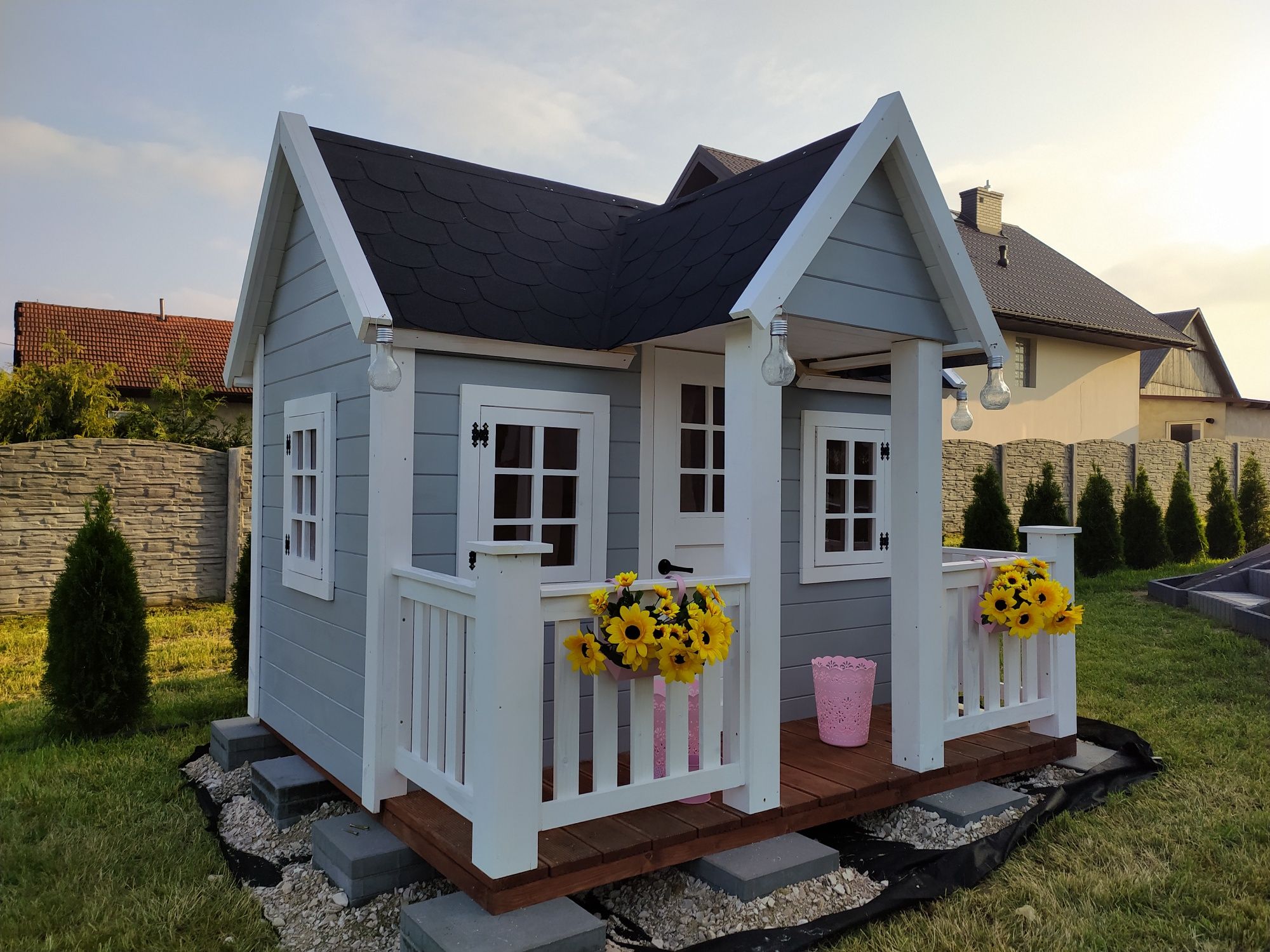 Domek dla dzieci drewniany ogrodowy domek