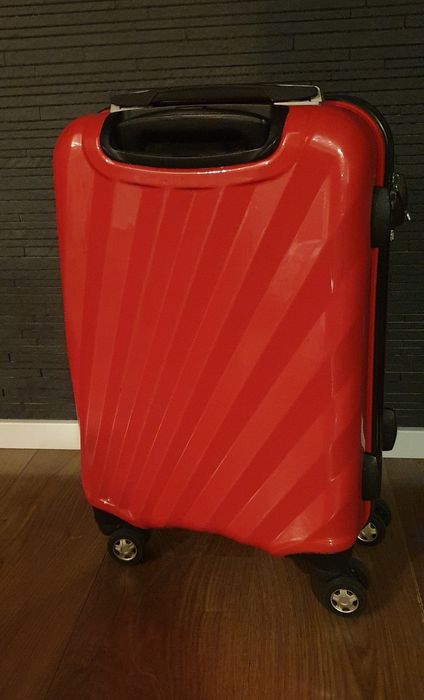 Walizka czerwona