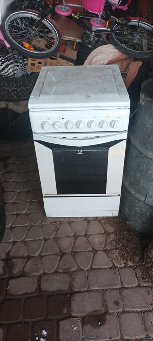 Kuchenka gazowa z piekarnikiem