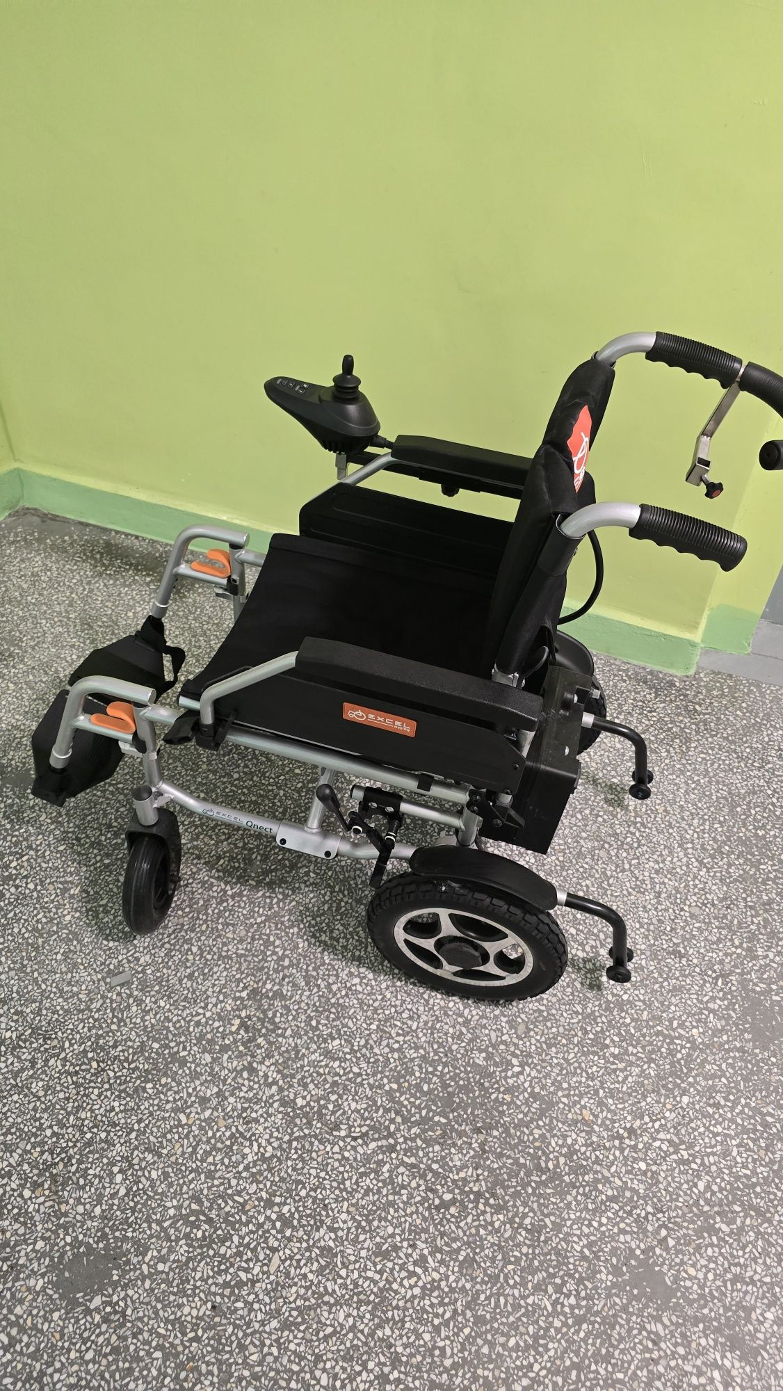Wózek inwalidzki elektryczny