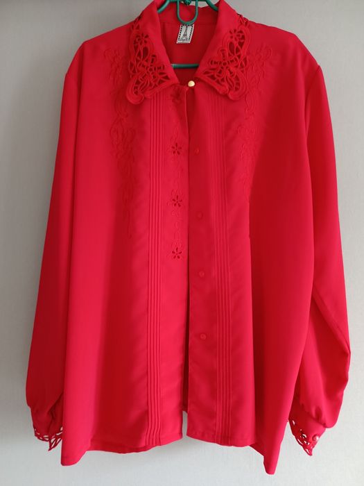 Продам женскую рубашку.