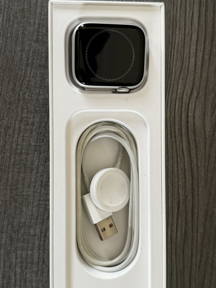 Apple Whatch Serie 5 - 44mm (como novo)