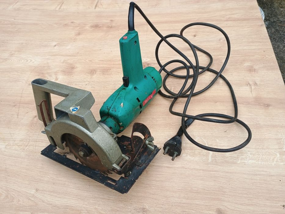 Stara wiertarka celma z przystawką piła