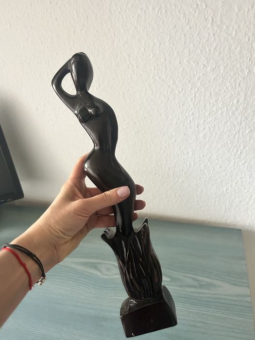 Drewniana figura dekoracyjna