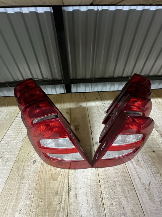 Стоп задній Skoda Fabia 1 фабія шкода фонарь