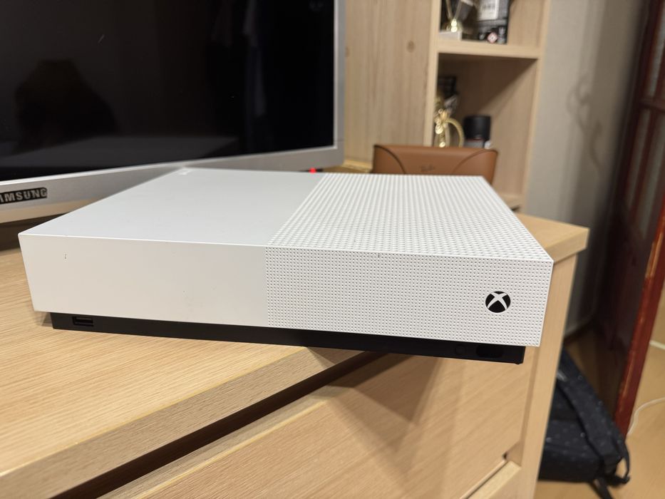 Xbox one s 1000 gb