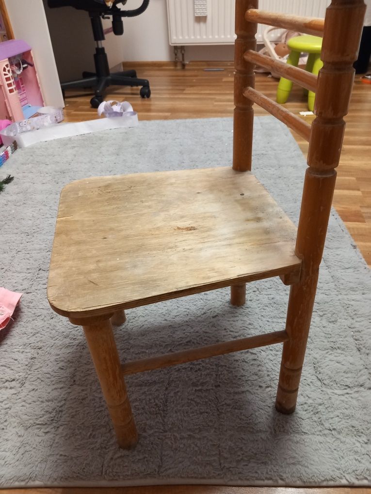 Krzesełko dla dziecka drewniane