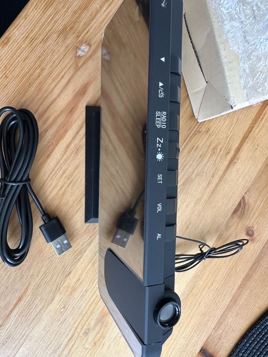 Budzik projekcyjny, cyfrowy budzik LED z projekcją /radio