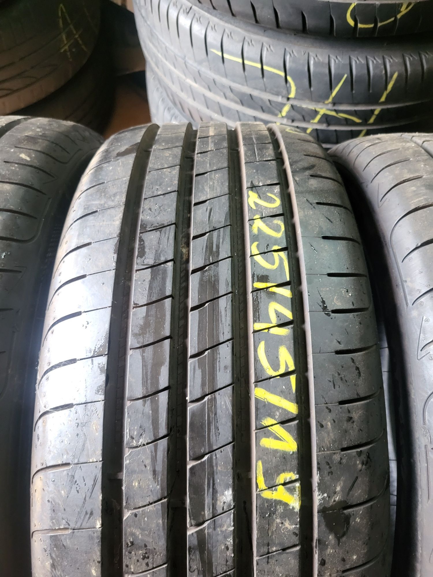 4x225/45R19 Goodyer Eagle F1