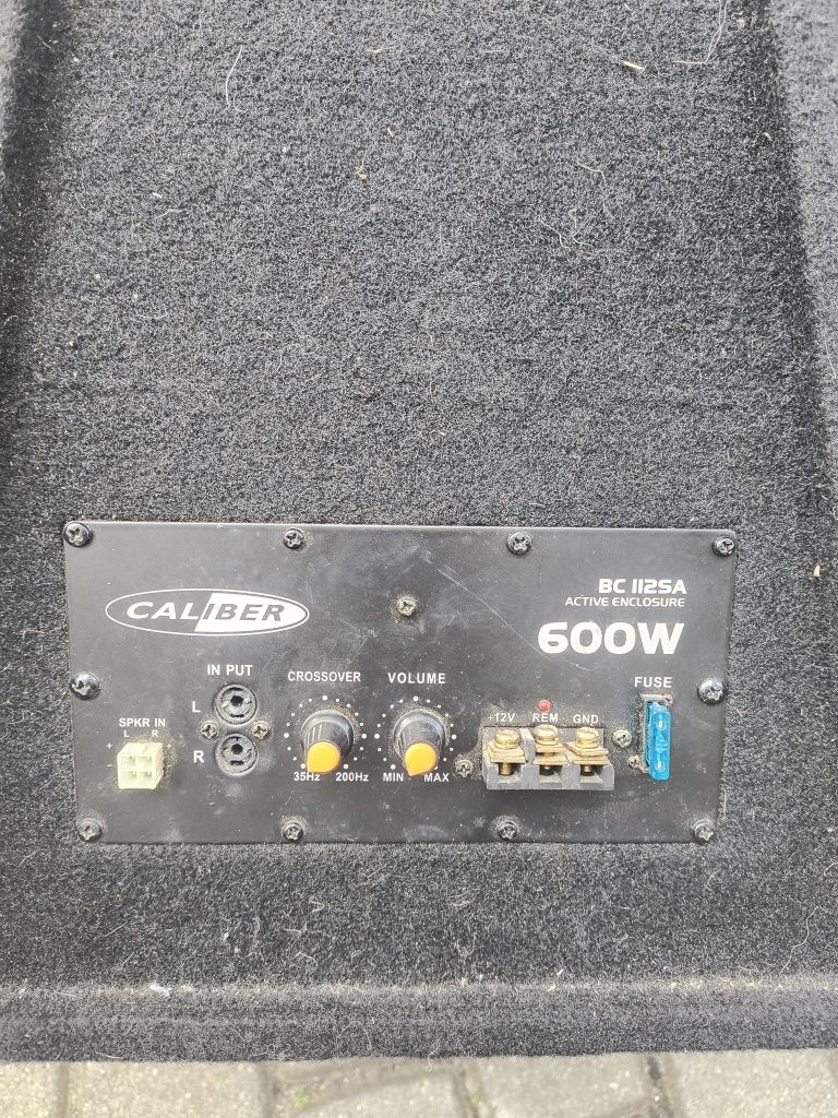 Tuba z wbudowanym wzmacniaczem 600 W