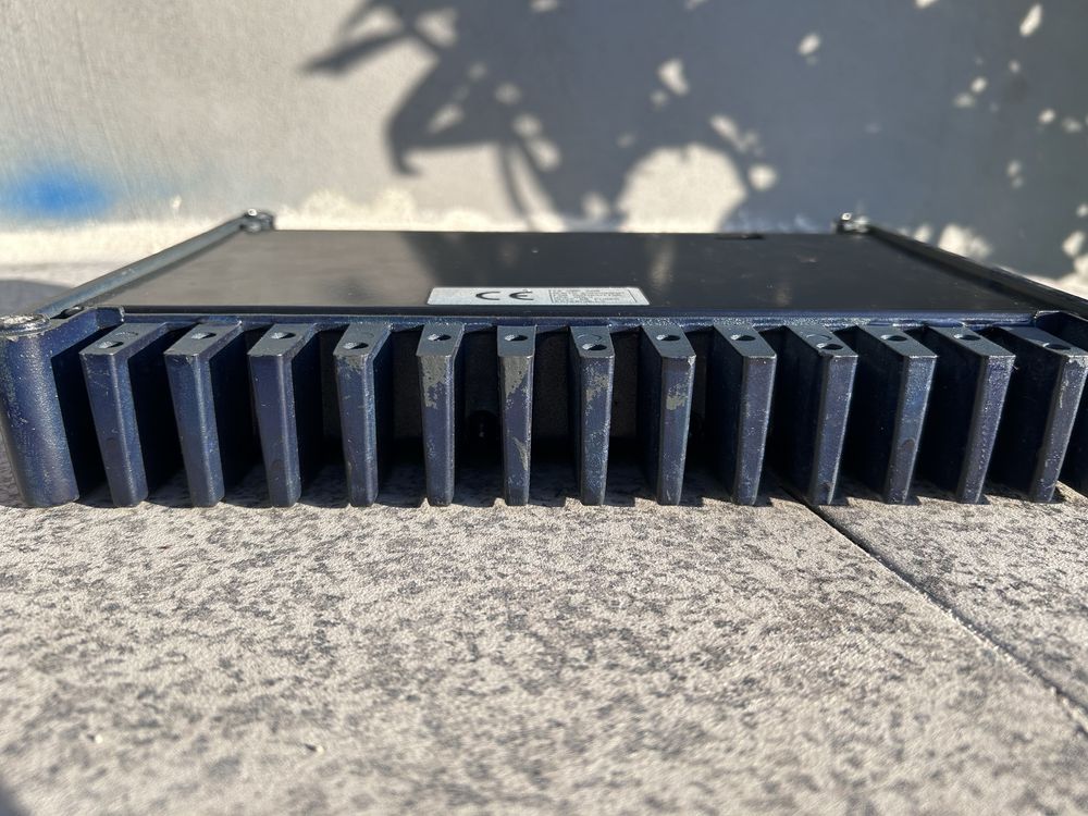 Amplificador para sistema de som automovel
