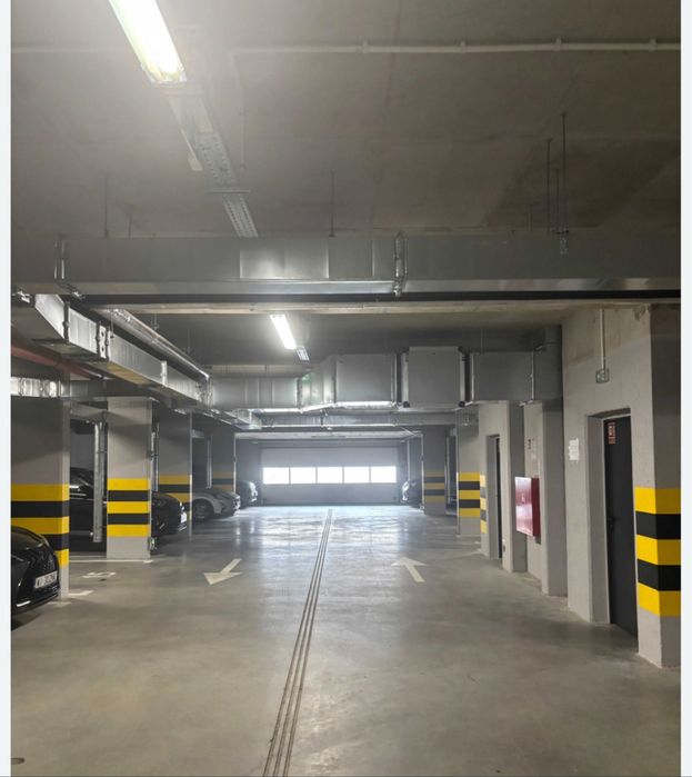 Miejsce parkingowe Pelczynskiego / Pow. Ślaskich