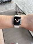 Продаю Apple Watch SE 40 мм