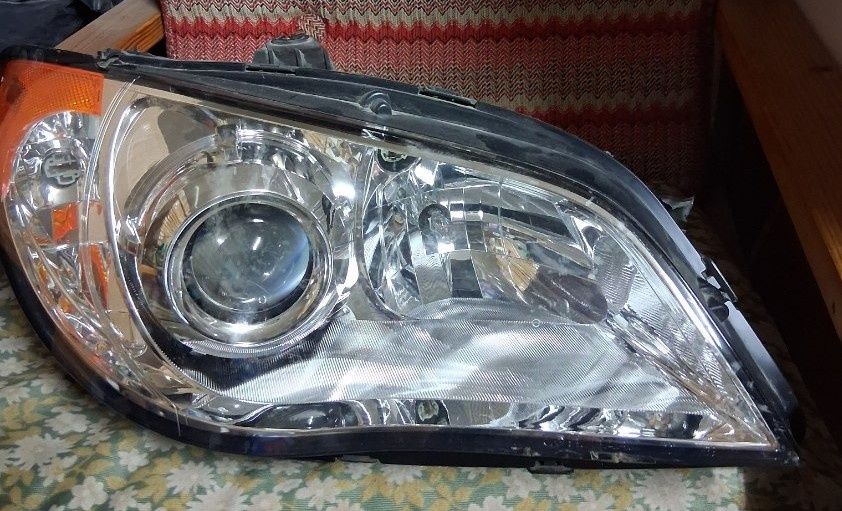 Reflektor prawy Subaru Impreza