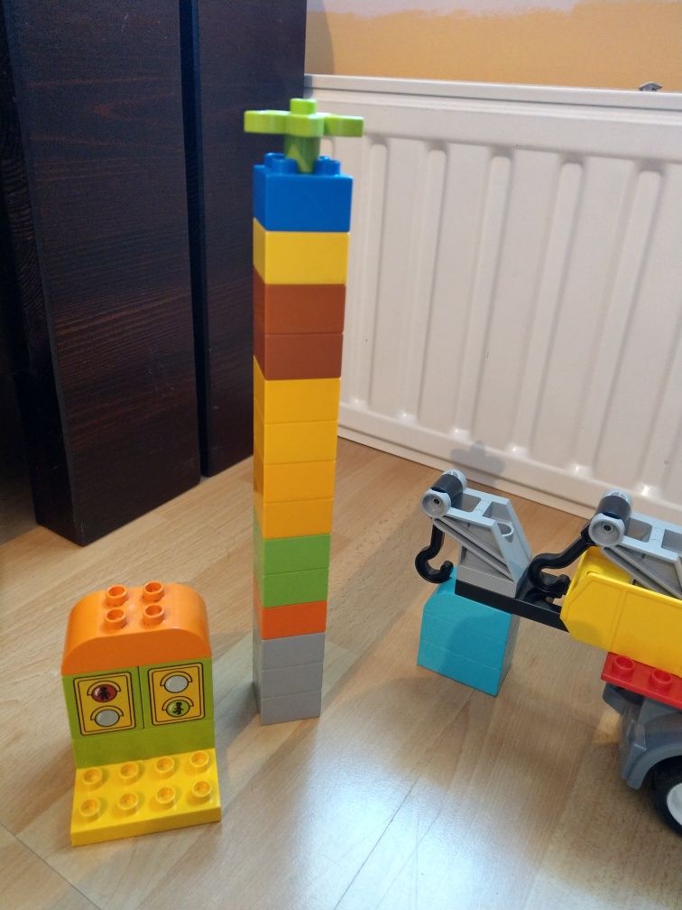 Lego duplo, wyprzedaż pozostałych klocków wraz z ciężarówką