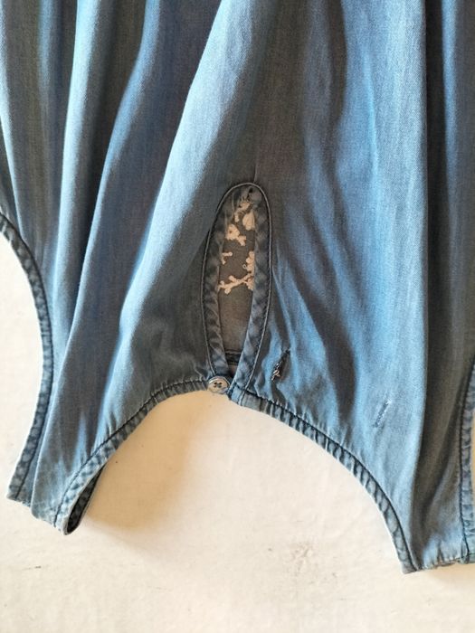 Vestido de ganga com bordados Lefties