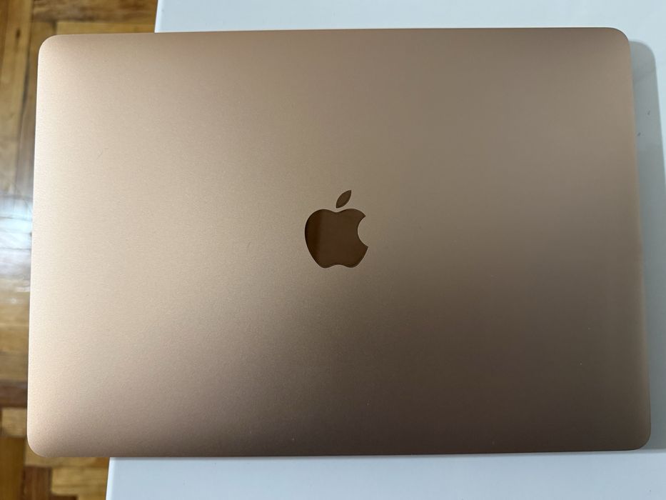 Macbook Air M1 2020(выпуск 2021р.)