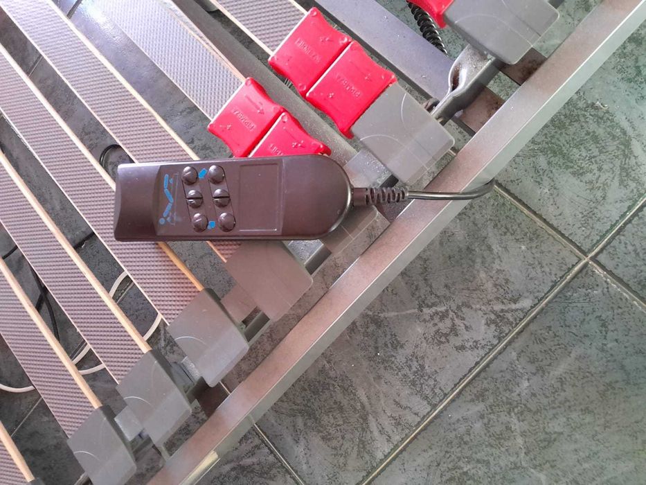 Estrado articulado para cama