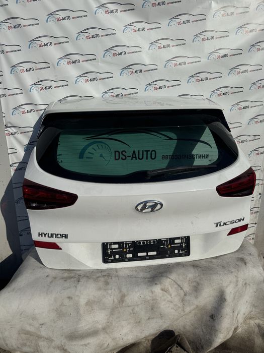 Hyundai tucson 3 lift Туксон TL Кришка Багажника оригинал