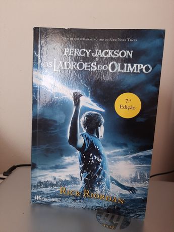 Livro Percy Jackson e os Ladrões do Olimpo