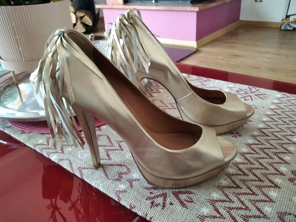 Buty bardzo wygodne wysokie